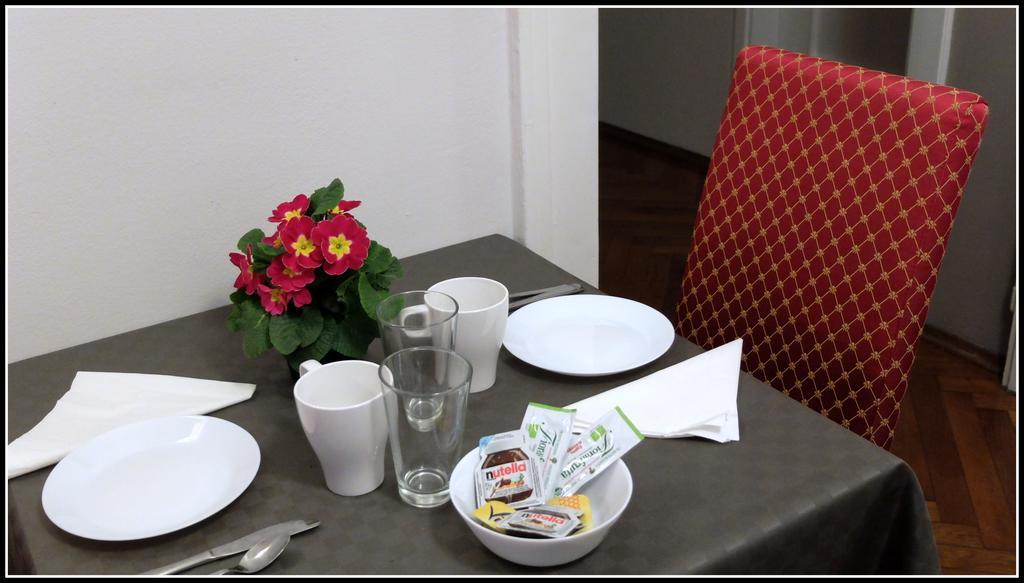 B&B Piazza Goldoni Trieste Bagian luar foto