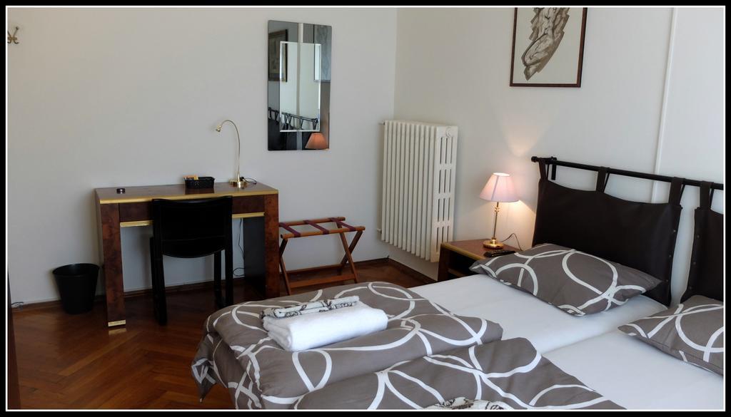 B&B Piazza Goldoni Trieste Bagian luar foto