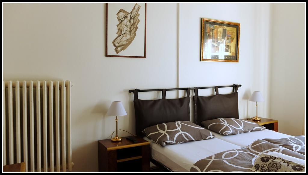 B&B Piazza Goldoni Trieste Bagian luar foto